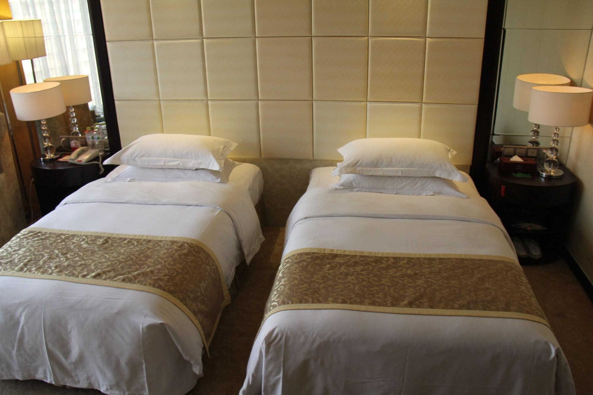 Weifang Ramada Plaza Hotel Bagian luar foto