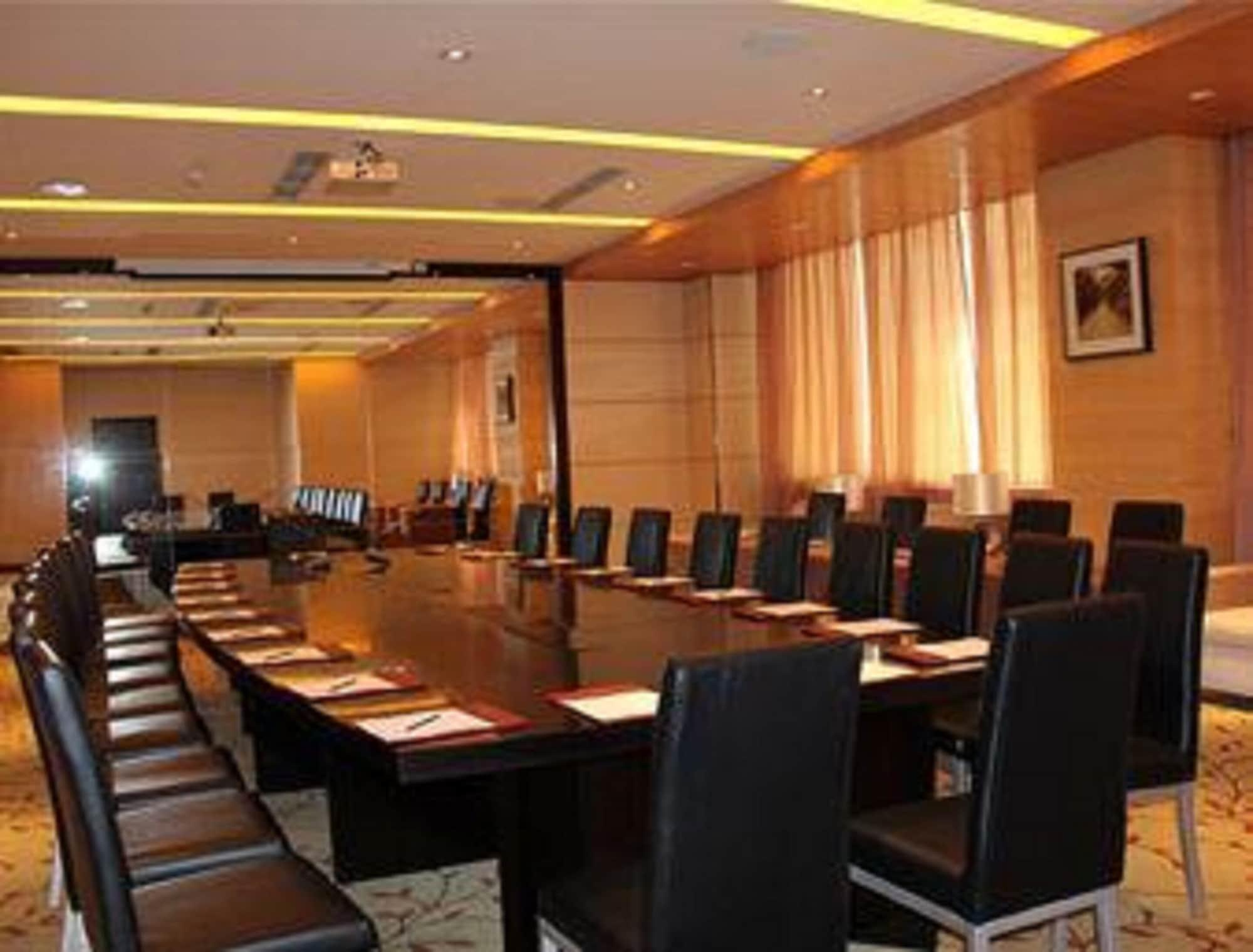 Weifang Ramada Plaza Hotel Bagian luar foto
